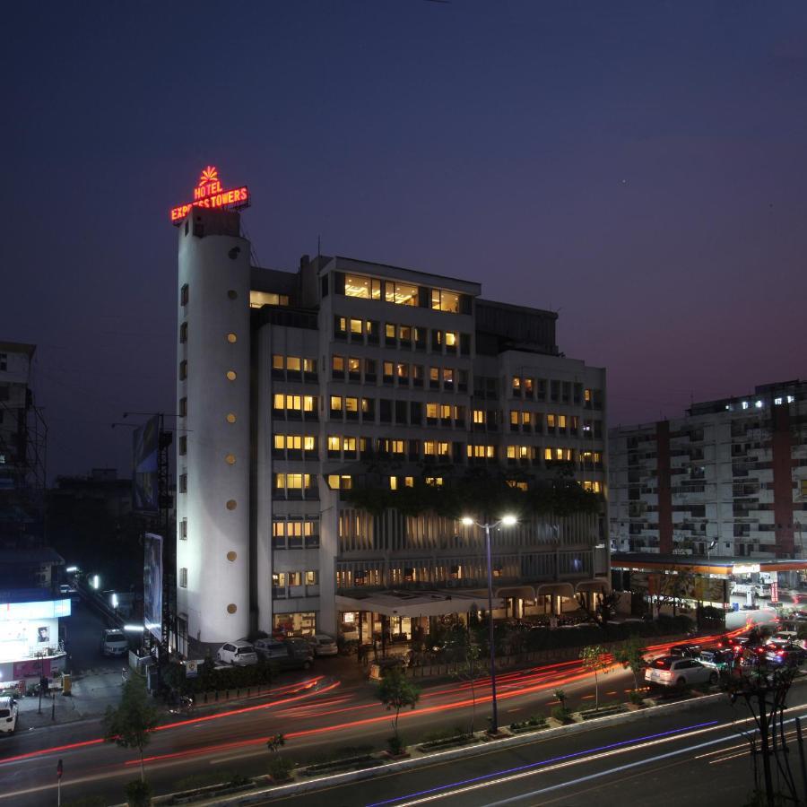 Hotel Express Towers Vadodara Dış mekan fotoğraf