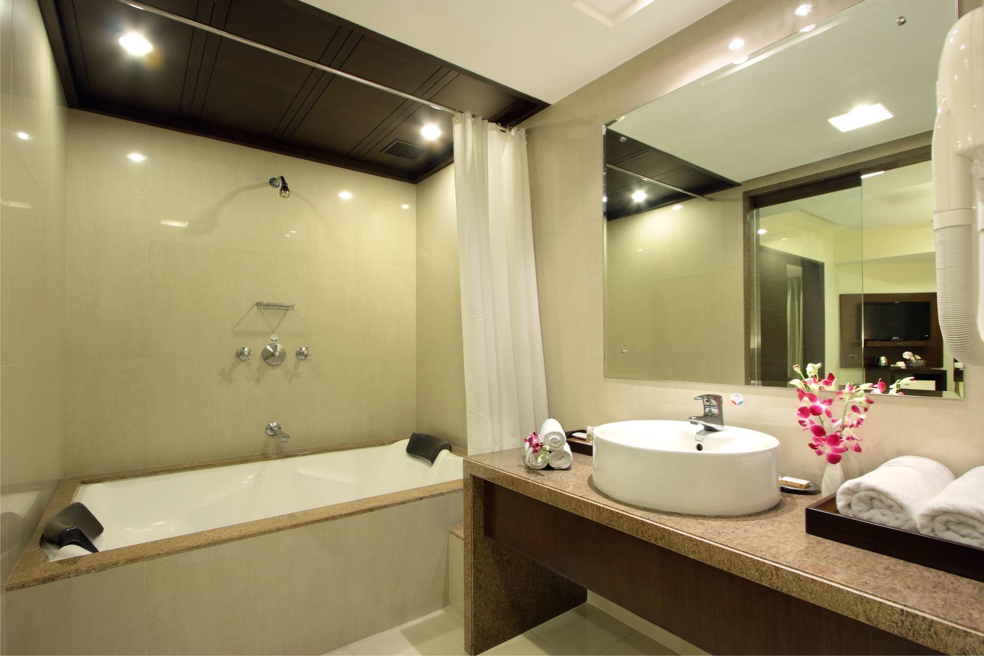 Hotel Express Towers Vadodara Dış mekan fotoğraf